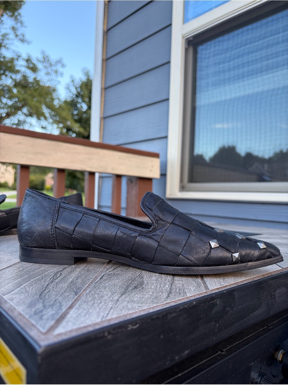 Frye Kenzie Studded Loafers Sz 7M Woven Black Leather Pyramid Studs Flats Shoes - Picture 7 of 14